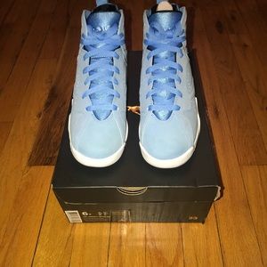 Air Jordan 7 University